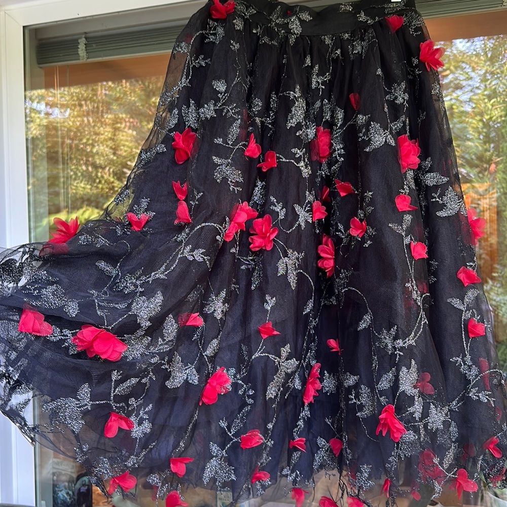 Trend alert❣️Flowers, roses. 1 of a kind layered skirt formerly vintage dress❣️